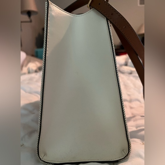 Tory Burch New without tags embroidered ivory tote crossbody - Picture 3 of 8